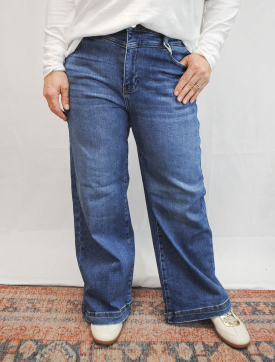 Fern HR Crop Yoke Detail Jean